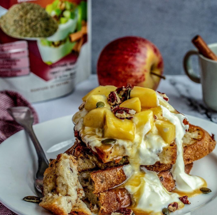 Tostada francesa de manzana caramelizada y canela